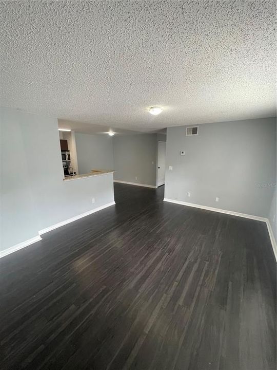 For Sale: $164,990 (1 beds, 1 baths, 722 Square Feet)