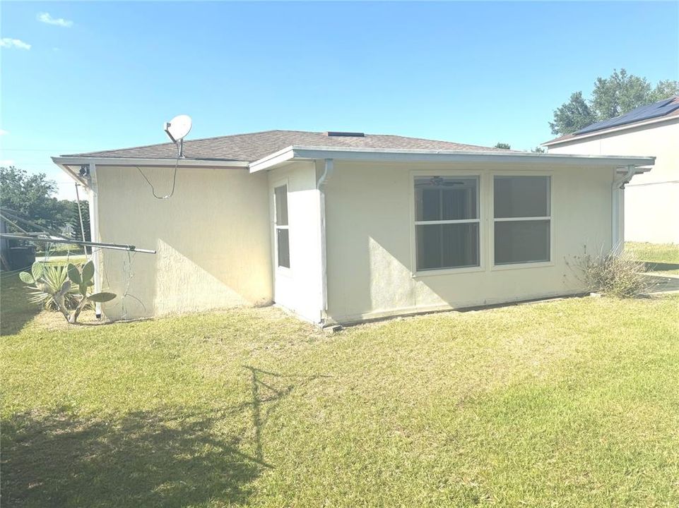 For Sale: $290,000 (3 beds, 2 baths, 1356 Square Feet)