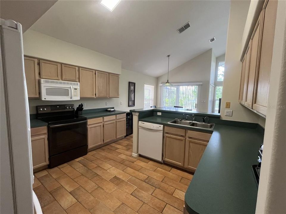 For Sale: $580,000 (4 beds, 3 baths, 2570 Square Feet)