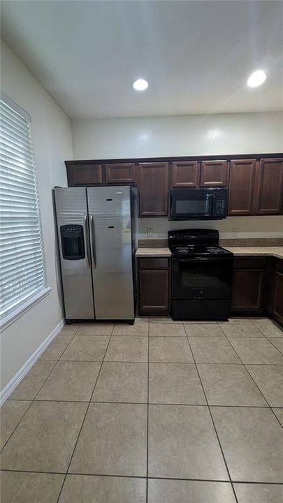 Recently Rented: $2,300 (3 beds, 2 baths, 1544 Square Feet)