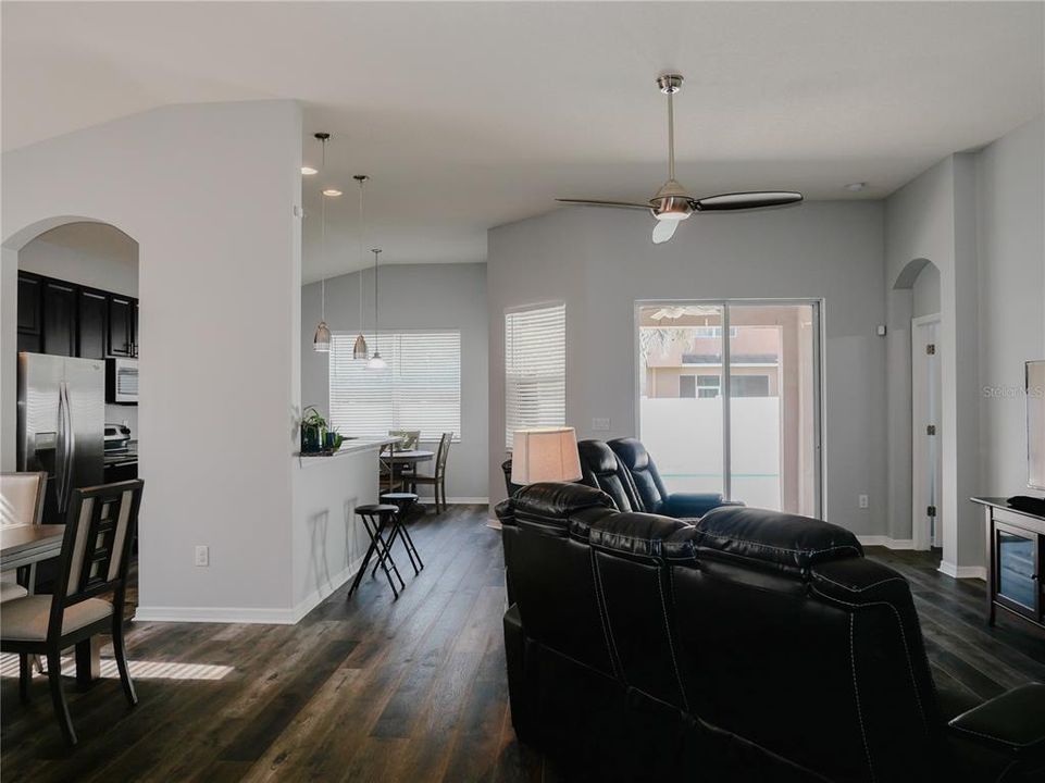 Active With Contract: $399,900 (3 beds, 2 baths, 1745 Square Feet)