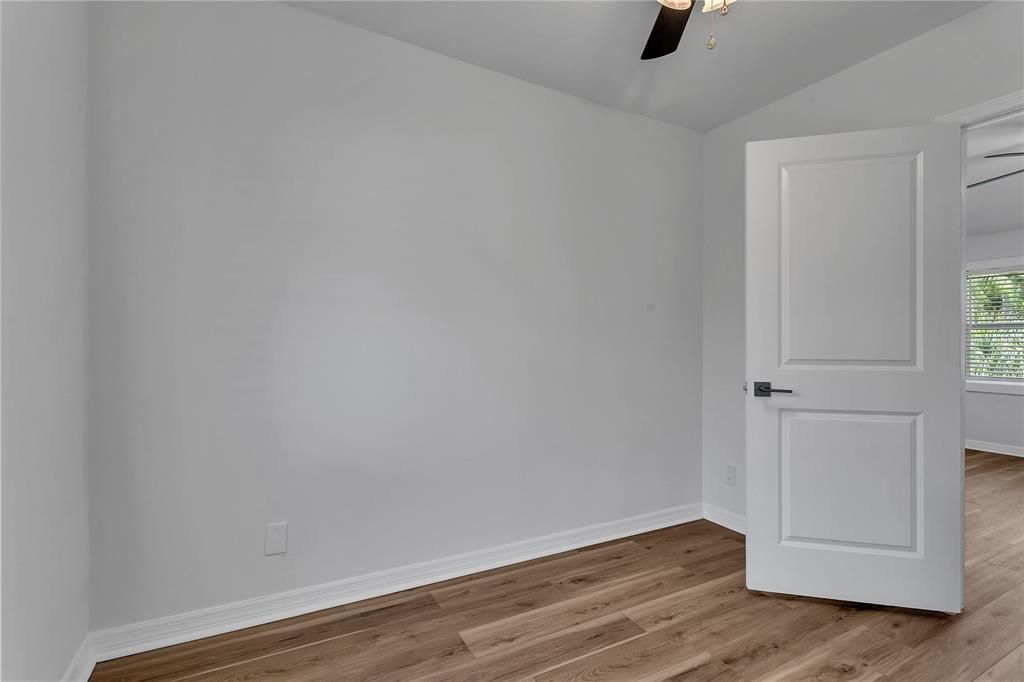For Sale: $350,000 (3 beds, 2 baths, 1297 Square Feet)