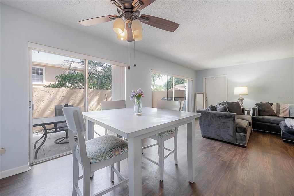 Active With Contract: $215,000 (2 beds, 1 baths, 1104 Square Feet)