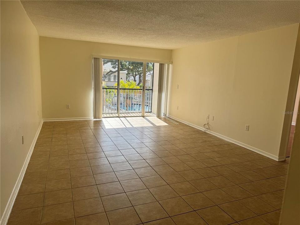For Rent: $1,400 (1 beds, 1 baths, 760 Square Feet)