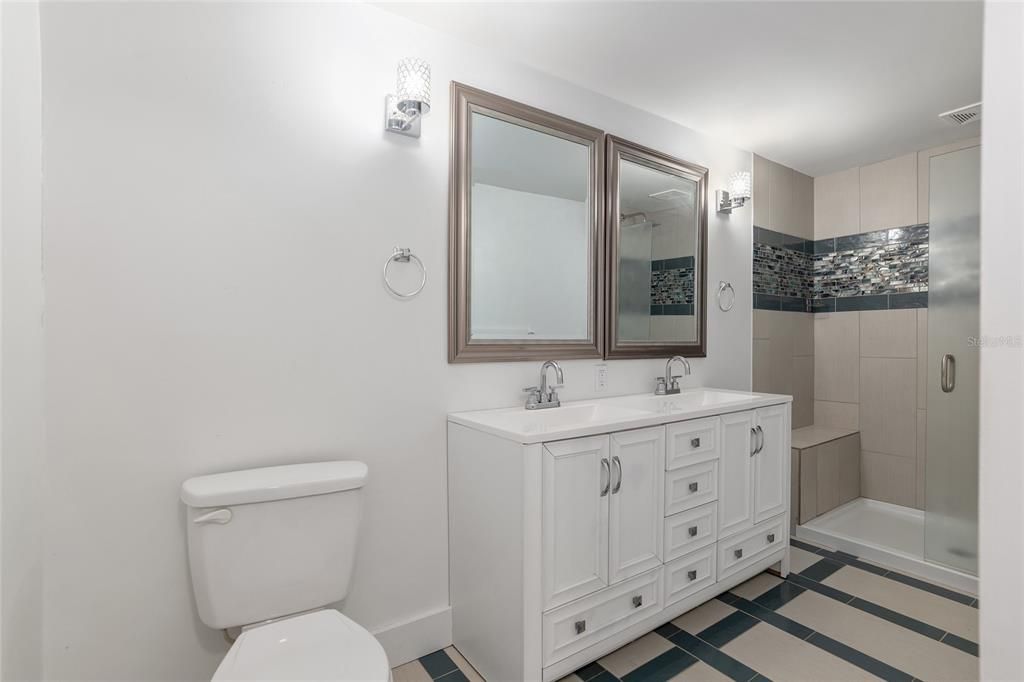 Active With Contract: $239,000 (3 beds, 2 baths, 1386 Square Feet)