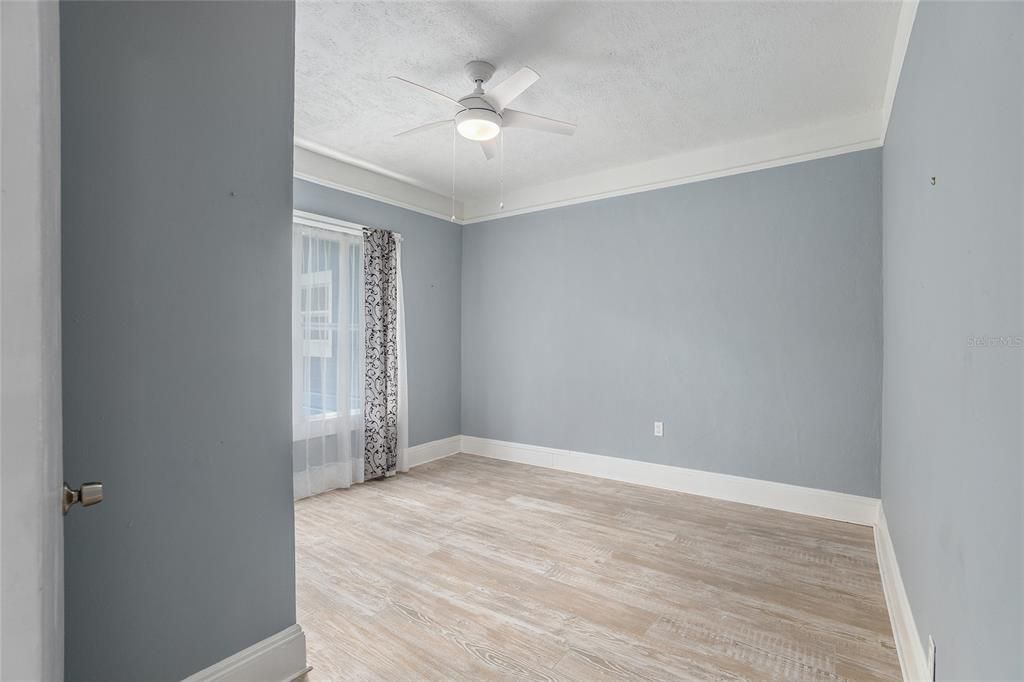 Active With Contract: $239,000 (3 beds, 2 baths, 1386 Square Feet)