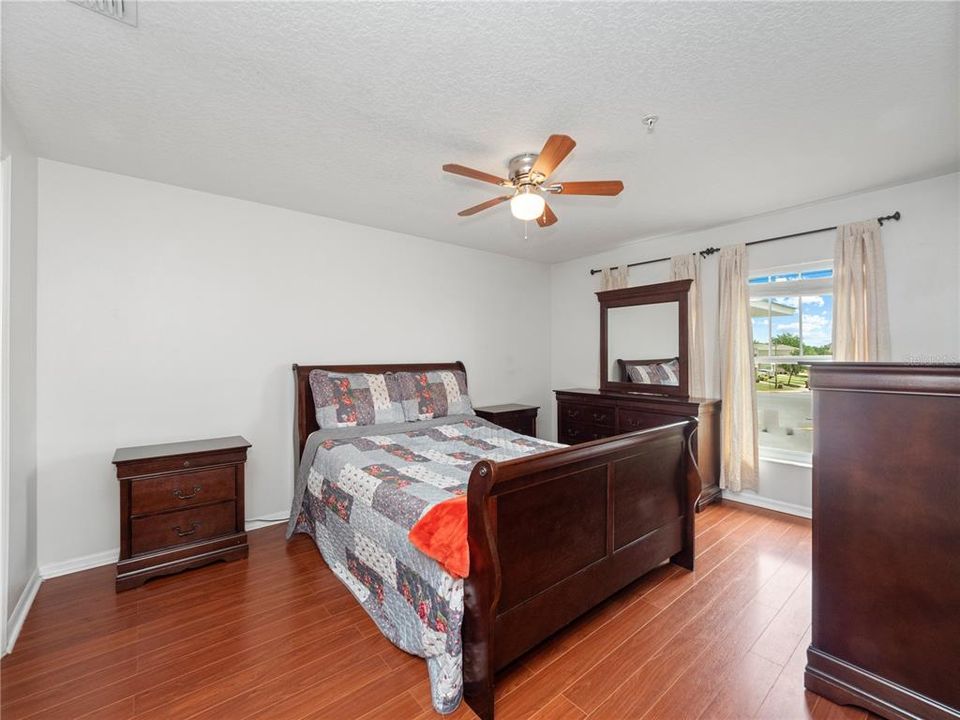 For Sale: $285,000 (3 beds, 2 baths, 1382 Square Feet)