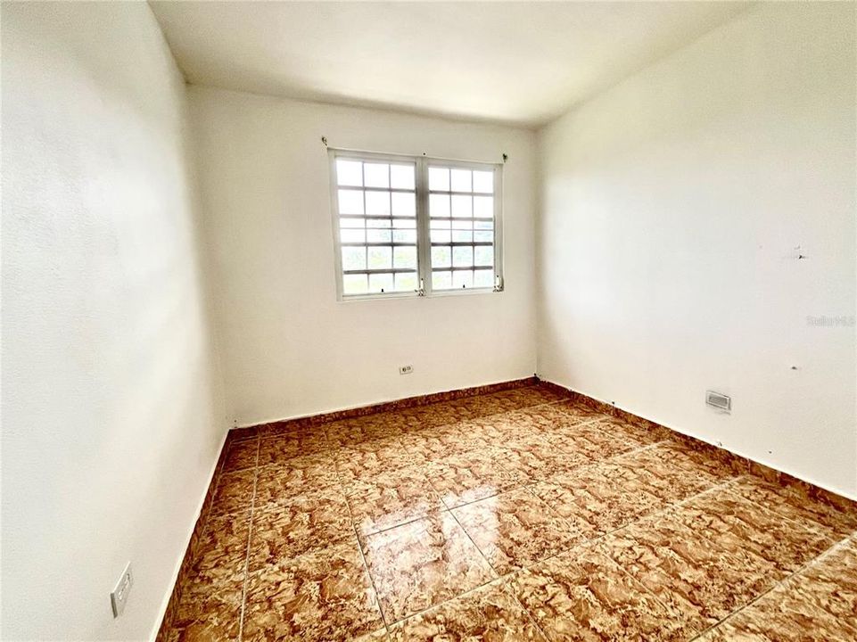 Vendido Recientemente: $187,000 (3 camas, 0 baños, 4507 Pies cuadrados)