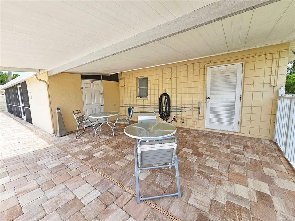 Active With Contract: $149,000 (2 beds, 1 baths, 863 Square Feet)