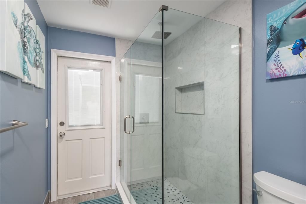 待售: $425,000 (4 贝兹, 2 浴室, 1948 平方英尺)