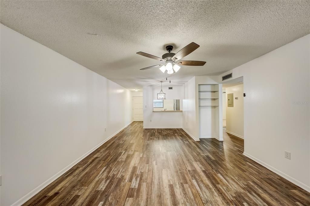For Sale: $195,000 (2 beds, 2 baths, 1110 Square Feet)
