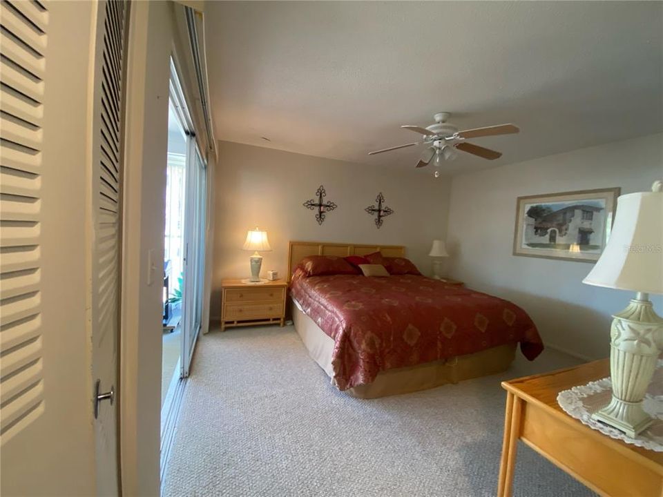 For Sale: $249,900 (2 beds, 2 baths, 1078 Square Feet)