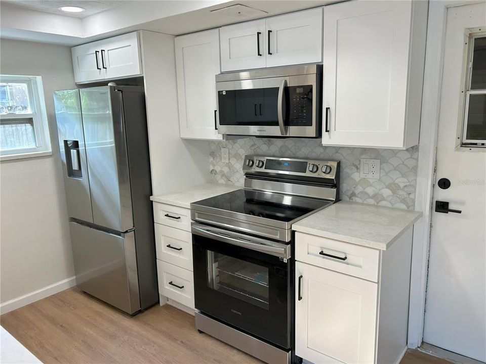 For Sale: $314,900 (3 beds, 2 baths, 1489 Square Feet)