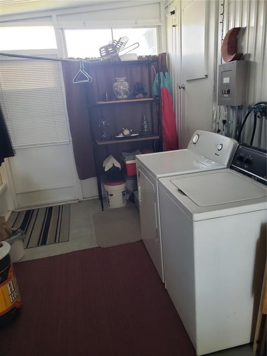 For Sale: $120,000 (1 beds, 1 baths, 528 Square Feet)