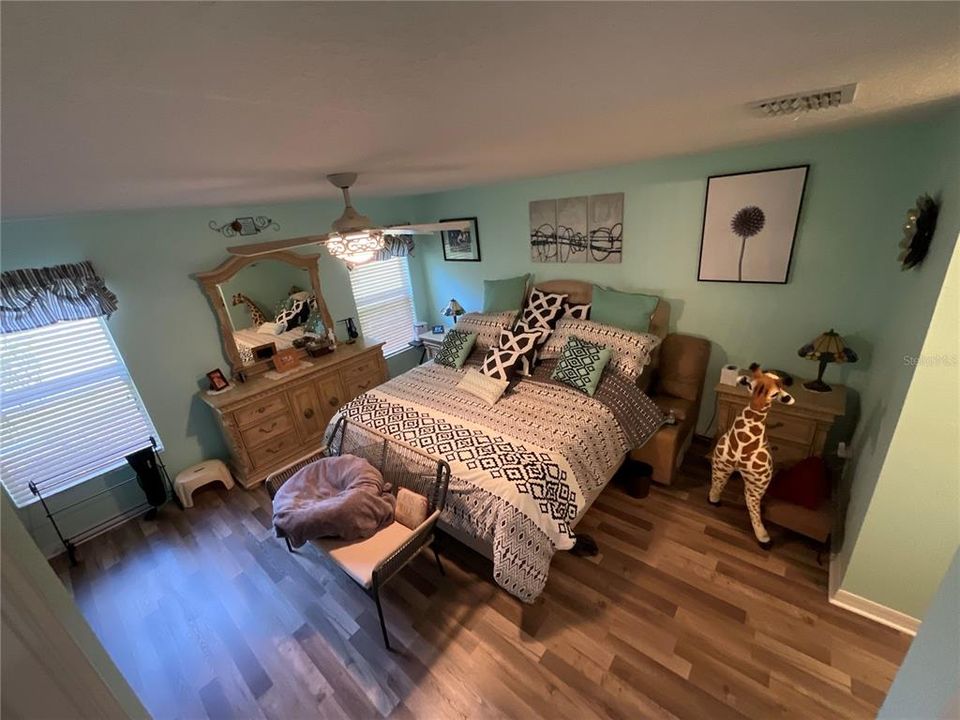 For Sale: $324,900 (2 beds, 2 baths, 1625 Square Feet)