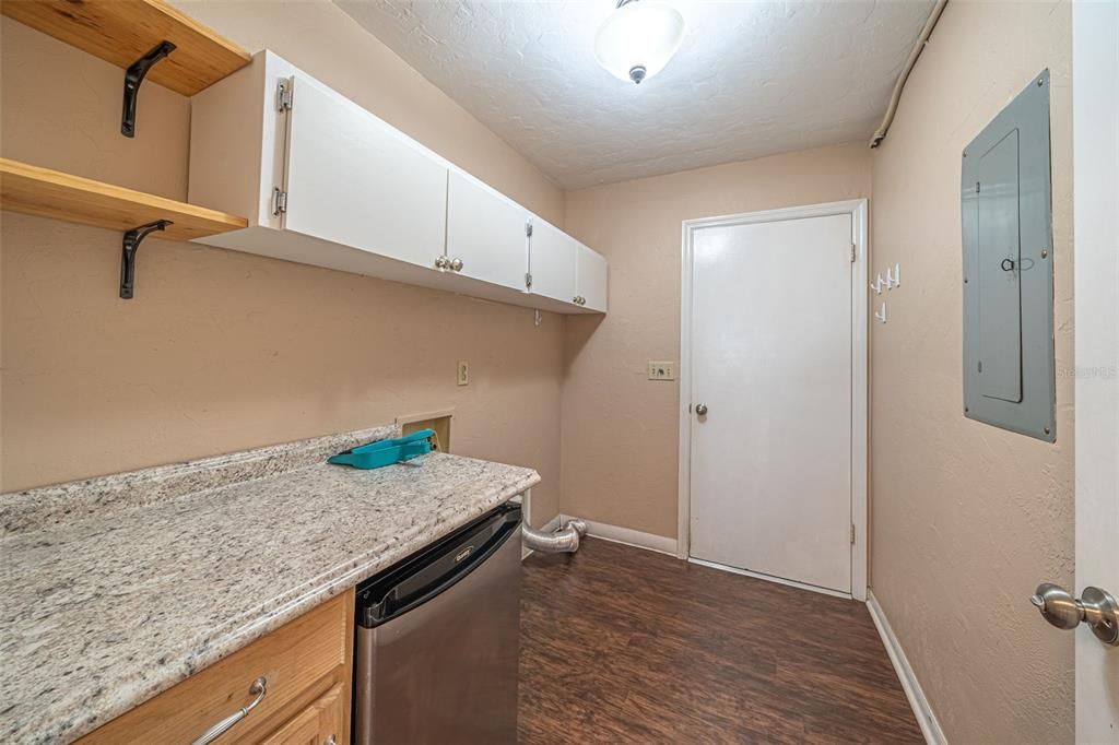 For Sale: $335,000 (3 beds, 2 baths, 2120 Square Feet)