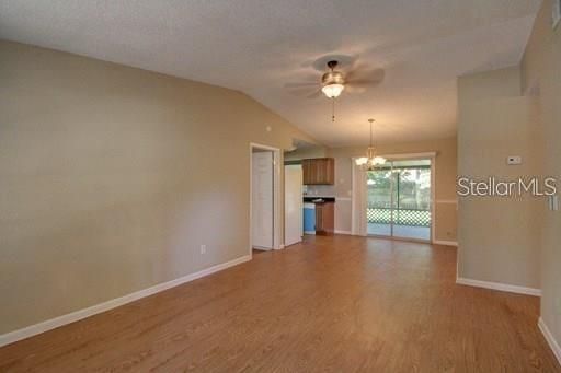 For Rent: $1,695 (3 beds, 1 baths, 1373 Square Feet)