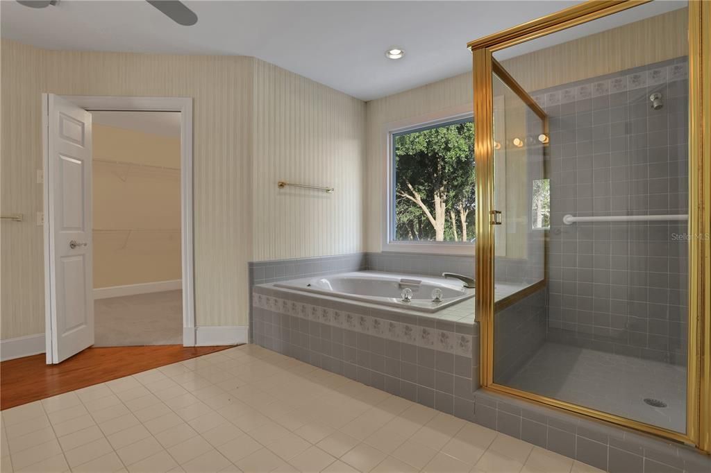 待售: $965,000 (4 贝兹, 4 浴室, 4272 平方英尺)