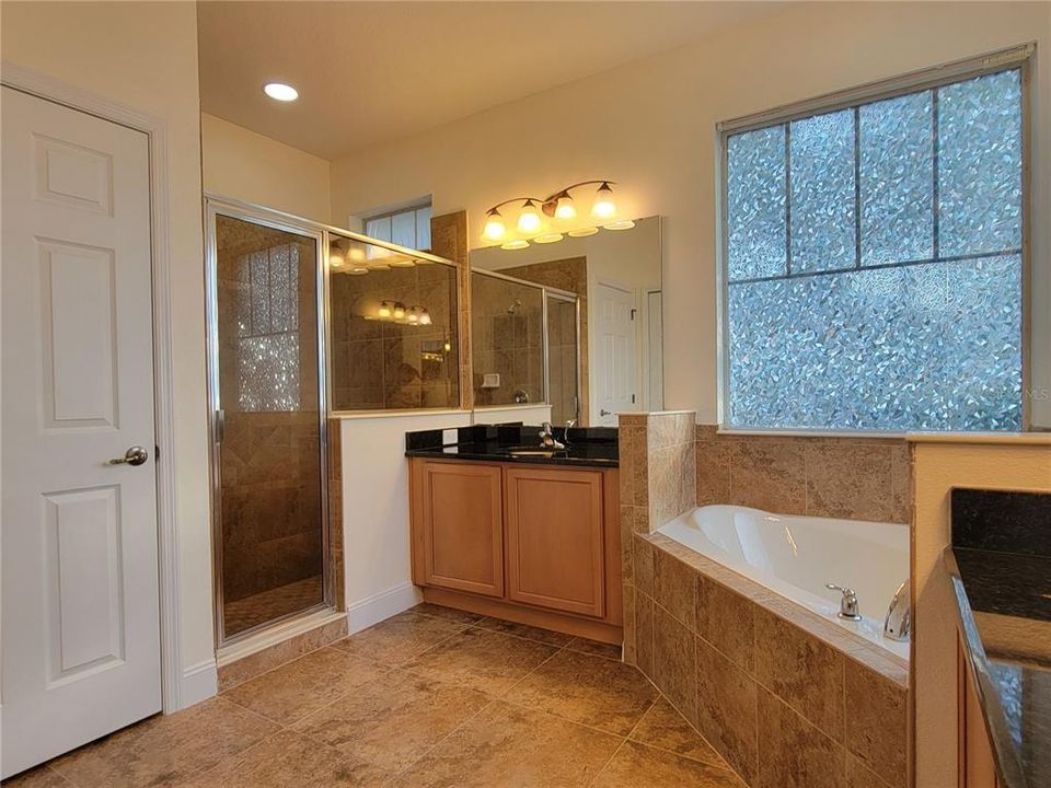 Недавно арендовано: $3,000 (4 спален, 3 ванн, 2411 Квадратных фут)