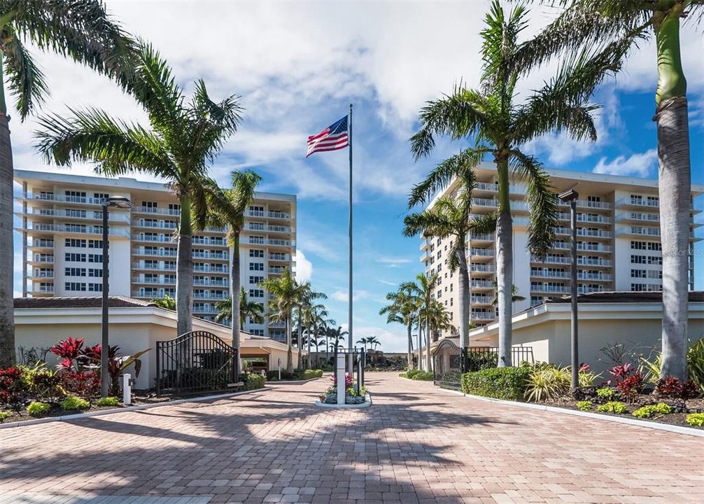 For Sale: $1,799,000 (2 beds, 2 baths, 1458 Square Feet)