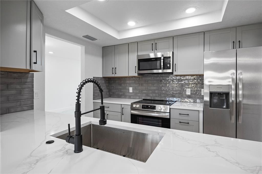 For Sale: $398,900 (2 beds, 2 baths, 1505 Square Feet)