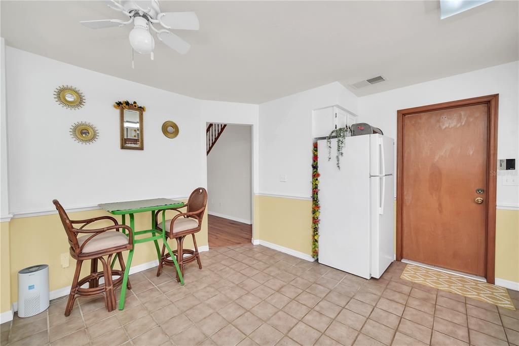 For Sale: $274,500 (2 beds, 2 baths, 1246 Square Feet)
