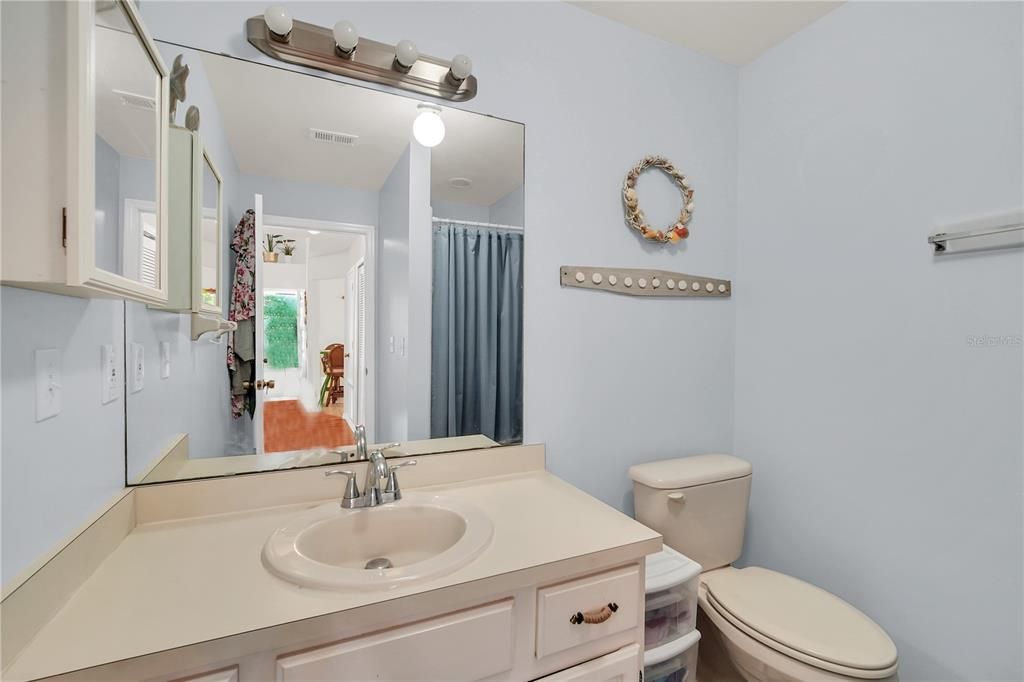 For Sale: $274,500 (2 beds, 2 baths, 1246 Square Feet)