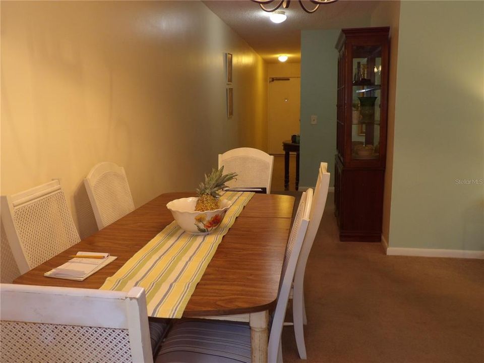 Active With Contract: $94,900 (2 beds, 1 baths, 1140 Square Feet)