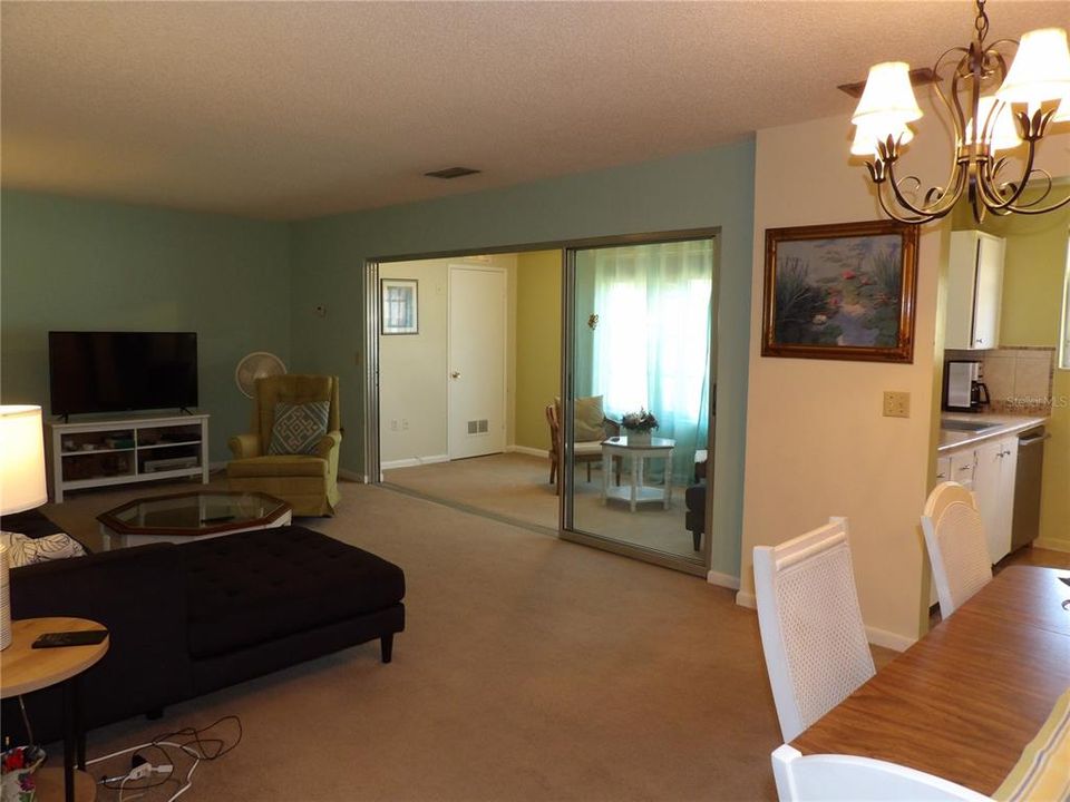 For Sale: $125,000 (2 beds, 1 baths, 1140 Square Feet)