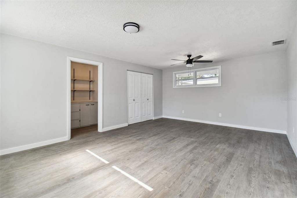 Active With Contract: $2,600 (4 beds, 2 baths, 1730 Square Feet)