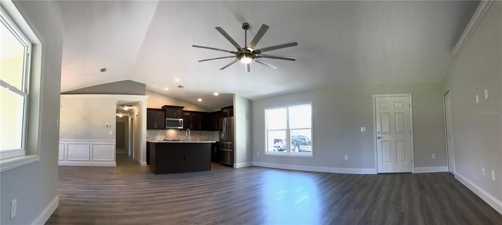 For Sale: $365,000 (3 beds, 2 baths, 1546 Square Feet)