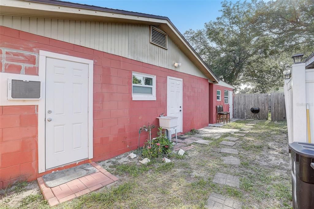 For Sale: $408,000 (4 beds, 2 baths, 1434 Square Feet)