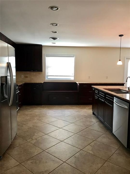 For Rent: $3,000 (3 beds, 2 baths, 3094 Square Feet)