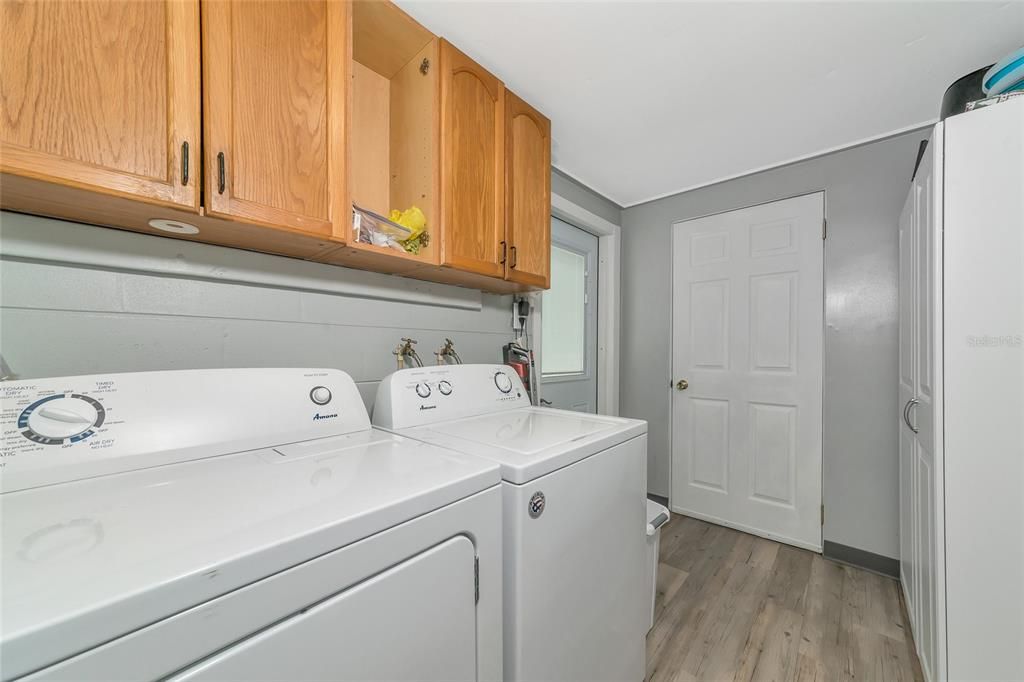 Active With Contract: $375,000 (2 beds, 2 baths, 1190 Square Feet)
