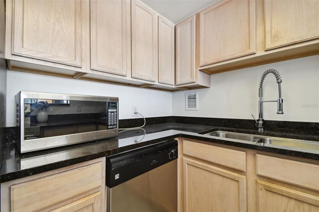For Rent: $3,500 (2 beds, 2 baths, 1242 Square Feet)