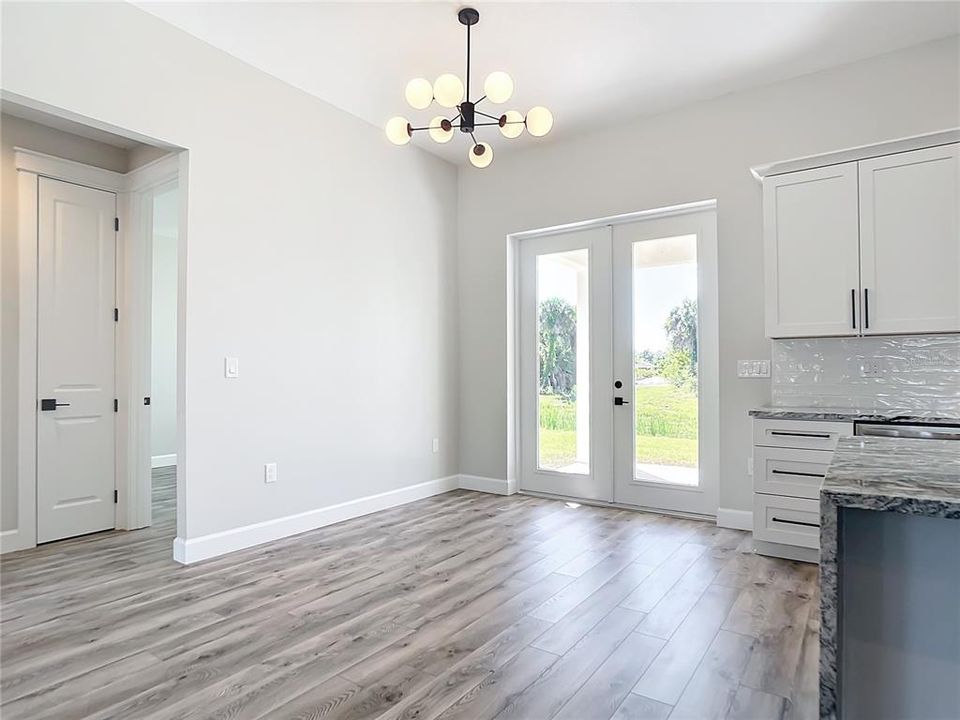 For Sale: $449,900 (3 beds, 2 baths, 1712 Square Feet)