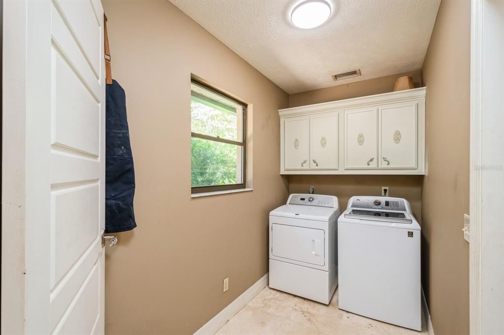 For Sale: $394,250 (3 beds, 2 baths, 2331 Square Feet)