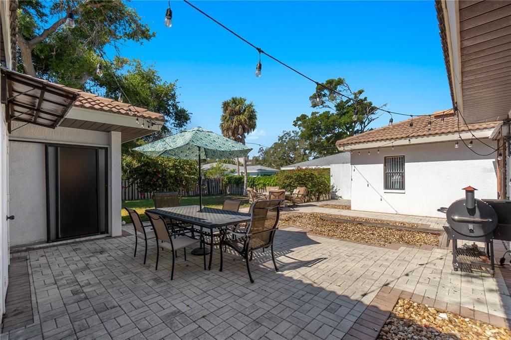Active With Contract: $725,000 (2 beds, 2 baths, 1269 Square Feet)