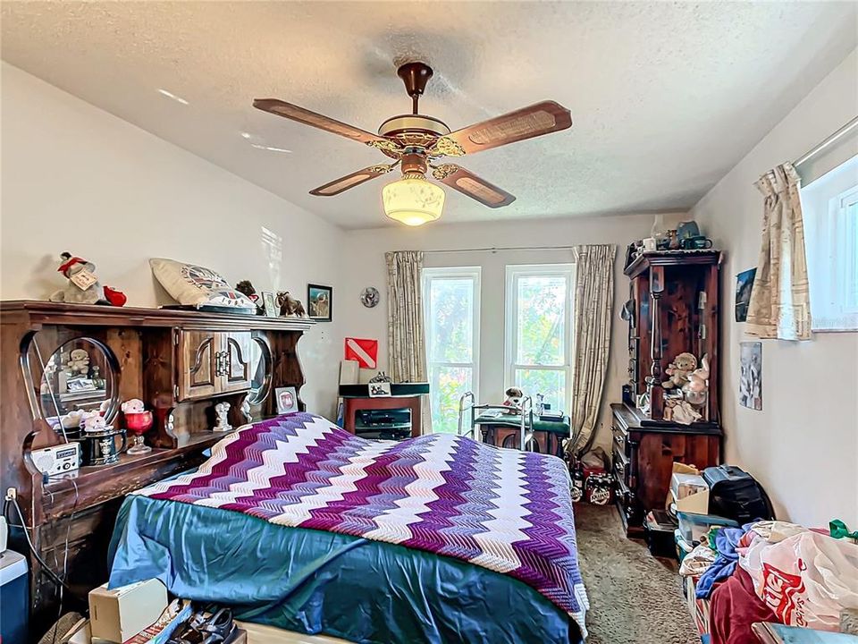 For Sale: $389,000 (3 beds, 2 baths, 1449 Square Feet)