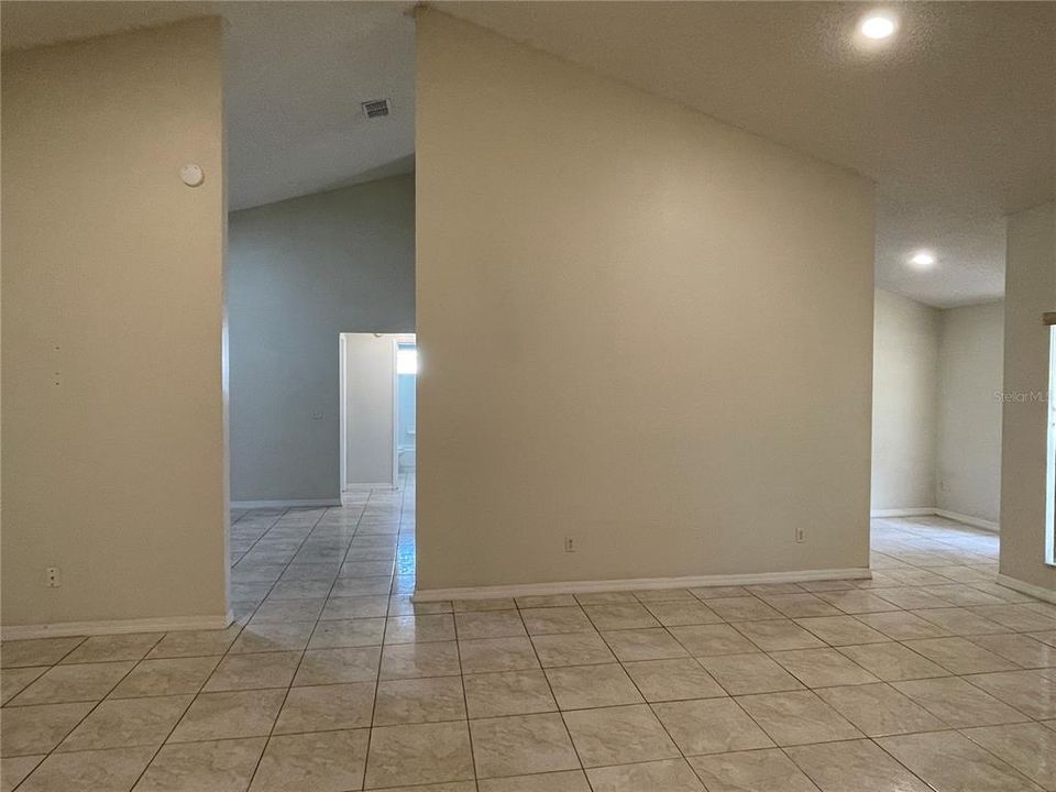 For Rent: $2,500 (3 beds, 2 baths, 1699 Square Feet)