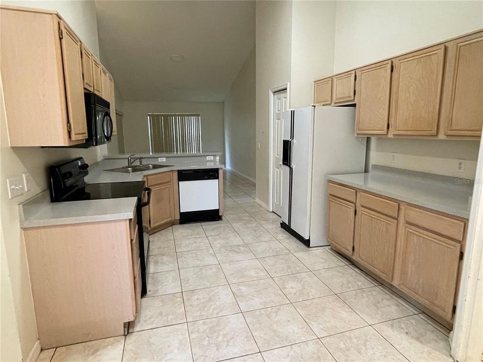 For Rent: $2,500 (3 beds, 2 baths, 1699 Square Feet)