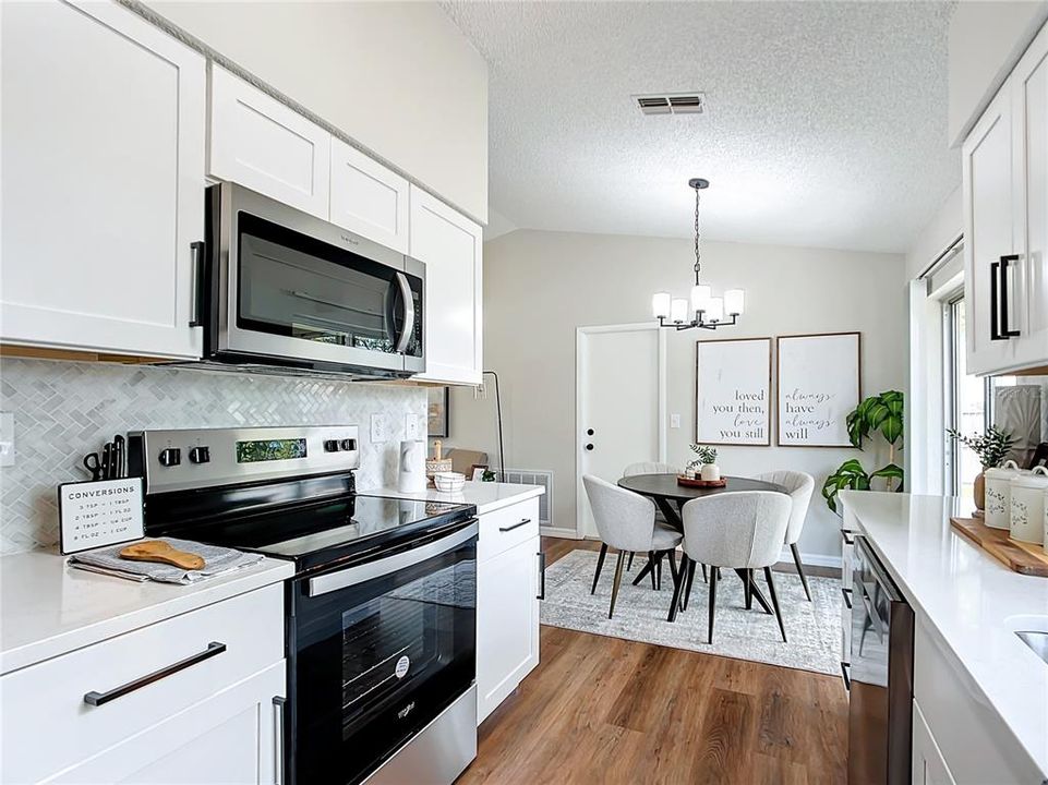 Active With Contract: $234,900 (2 beds, 1 baths, 850 Square Feet)