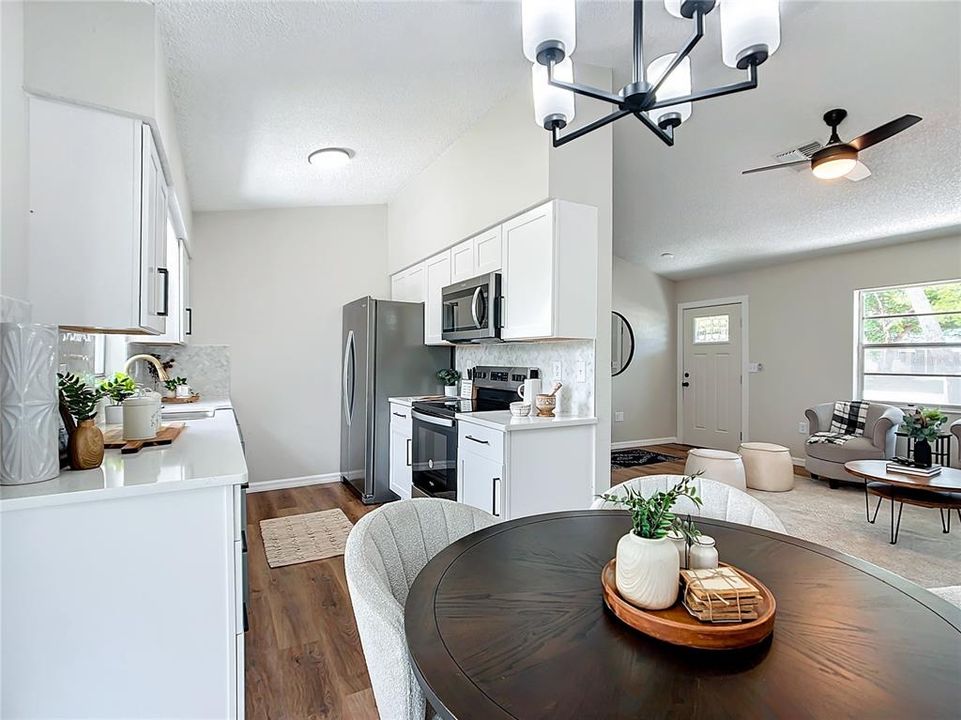 Active With Contract: $234,900 (2 beds, 1 baths, 850 Square Feet)