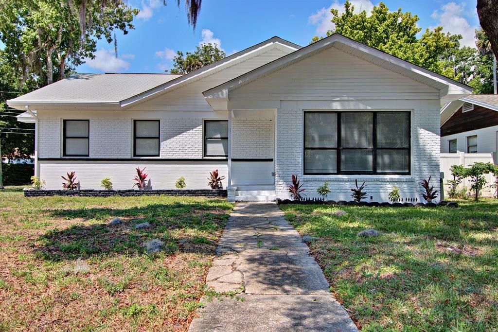 For Sale: $329,990 (3 beds, 2 baths, 1975 Square Feet)