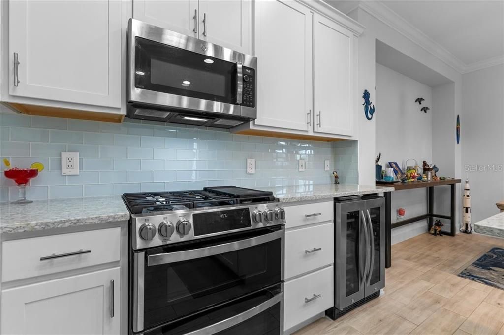 For Sale: $569,000 (2 beds, 2 baths, 1563 Square Feet)