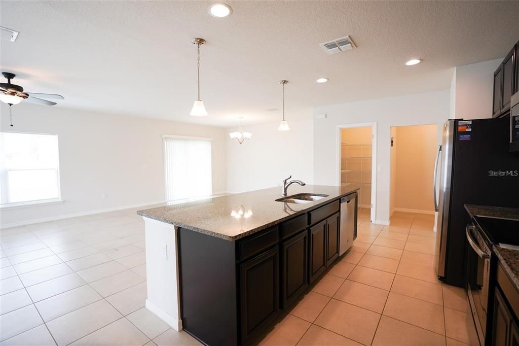 For Sale: $399,900 (4 beds, 2 baths, 2186 Square Feet)