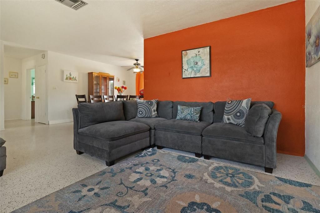 For Sale: $450,000 (3 beds, 1 baths, 1444 Square Feet)