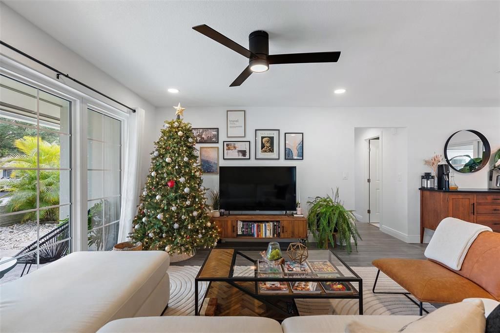 For Sale: $554,900 (2 beds, 2 baths, 1440 Square Feet)