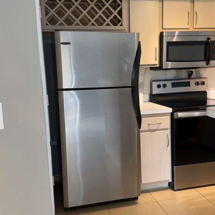 For Sale: $219,000 (2 beds, 2 baths, 1080 Square Feet)