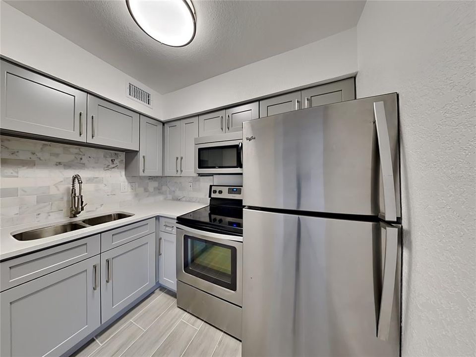 For Rent: $1,799 (2 beds, 2 baths, 700 Square Feet)